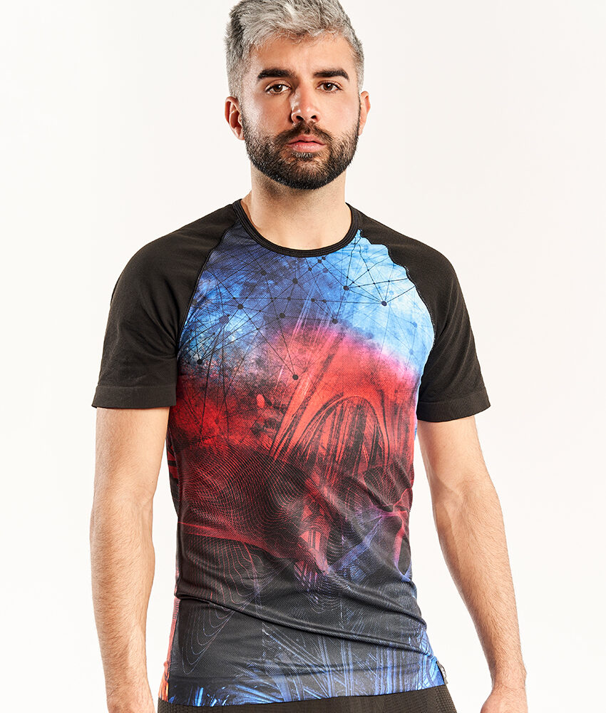 MULTIVERSE Camiseta estampada rojo, azul y negro